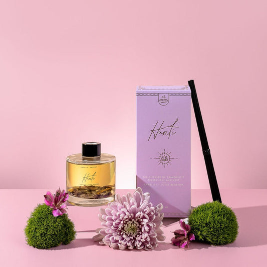 Hunti' | Crystal Diffuser of Tranquility | Camellia And Lotus Blossom Aroma Oil